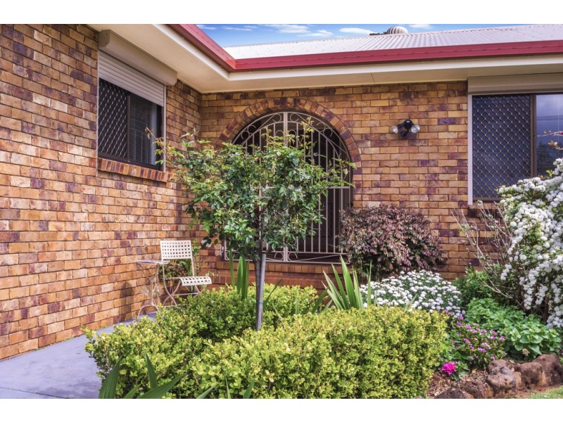 16 Gascony Street, Harristown QLD 4350
