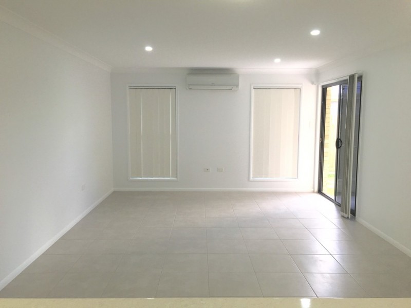 2/6 Whitefield Street, Glenvale QLD 4350