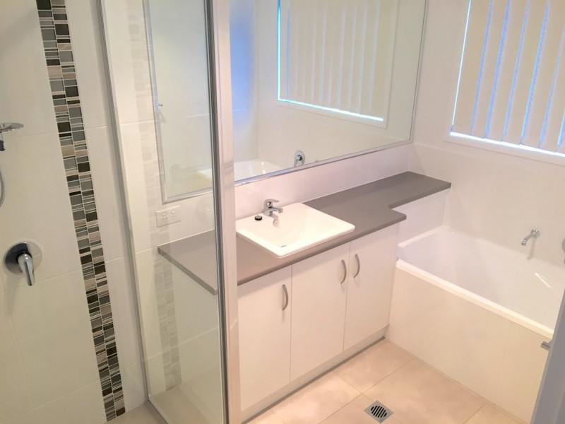 2/6 Whitefield Street, Glenvale QLD 4350