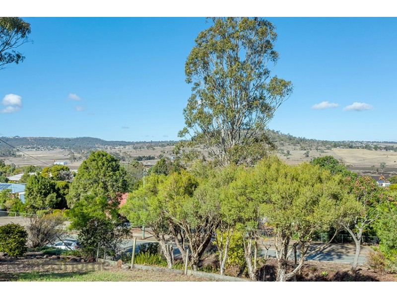 24 Treeline Drive, Gowrie Junction QLD 4352