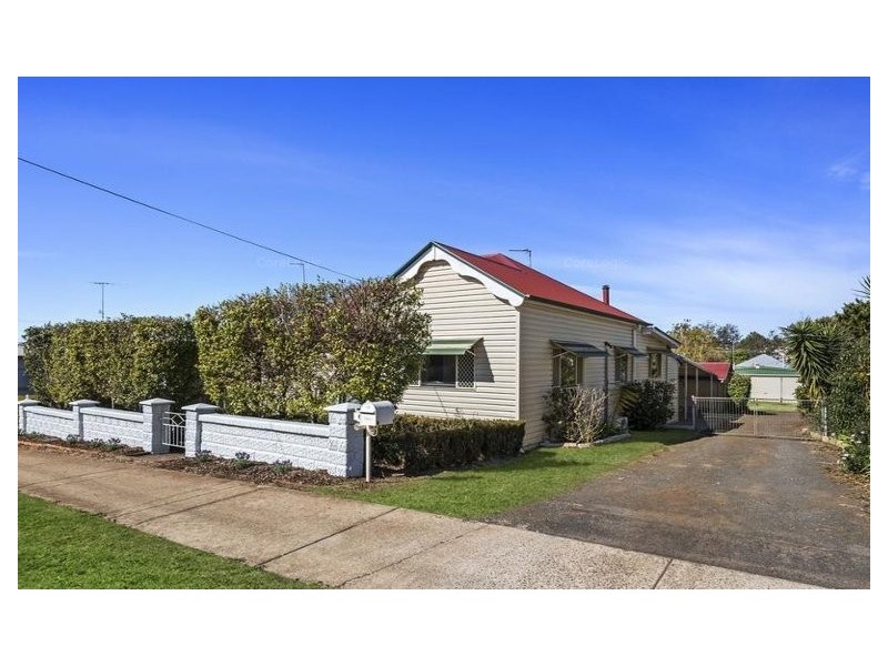 6 Vacy Street, Newtown QLD 4350