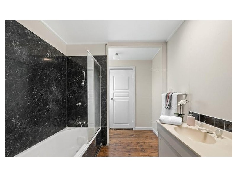 6 Vacy Street, Newtown QLD 4350