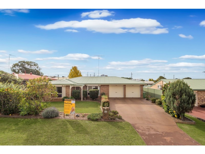 25 Riethmuller Street, Kearneys Spring QLD 4350