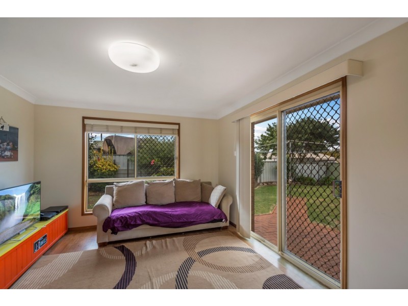 25 Riethmuller Street, Kearneys Spring QLD 4350