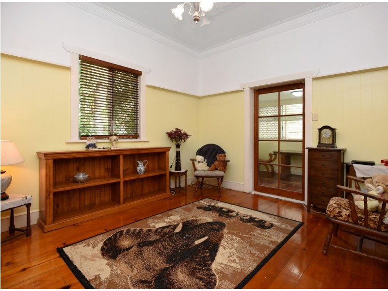 9 Burns Street, East Toowoomba QLD 4350