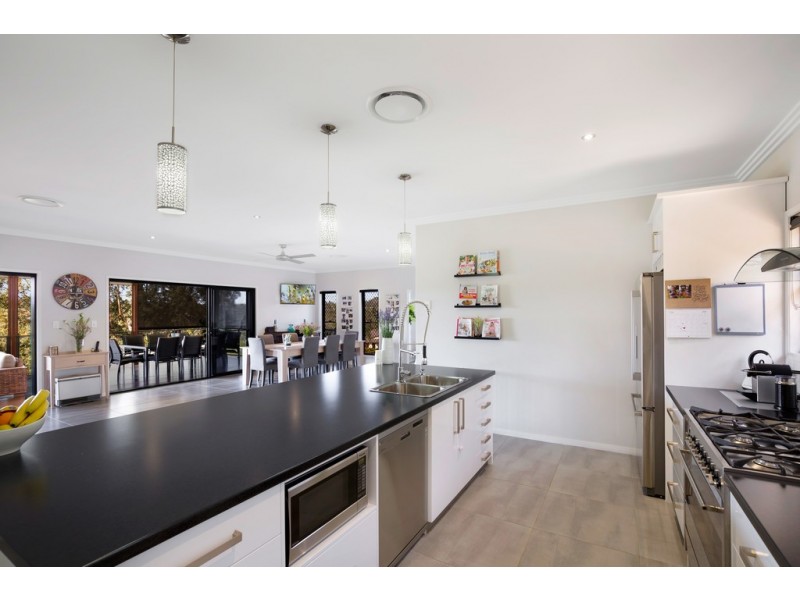 16 Fawngrove Drive, Glenvale QLD 4350