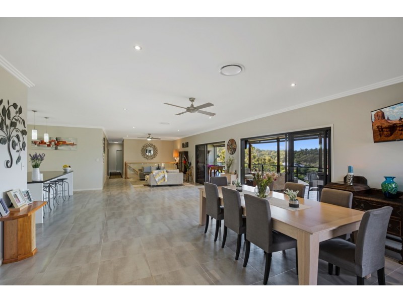 16 Fawngrove Drive, Glenvale QLD 4350