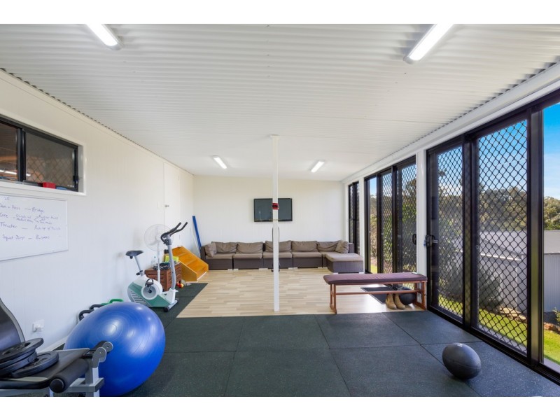 16 Fawngrove Drive, Glenvale QLD 4350