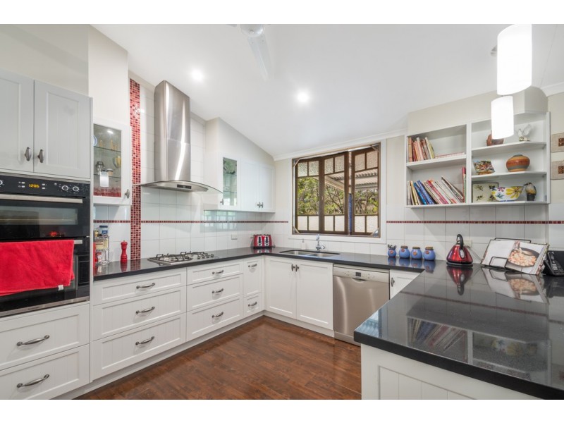 18 Clive Crescent, Withcott QLD 4352