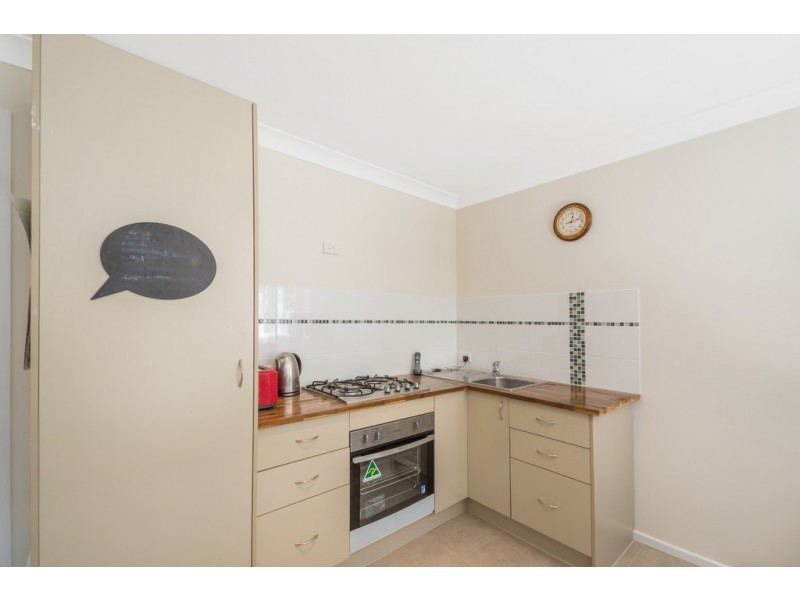 18 Clive Crescent, Withcott QLD 4352