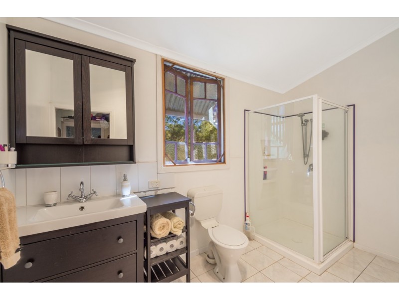 18 Clive Crescent, Withcott QLD 4352