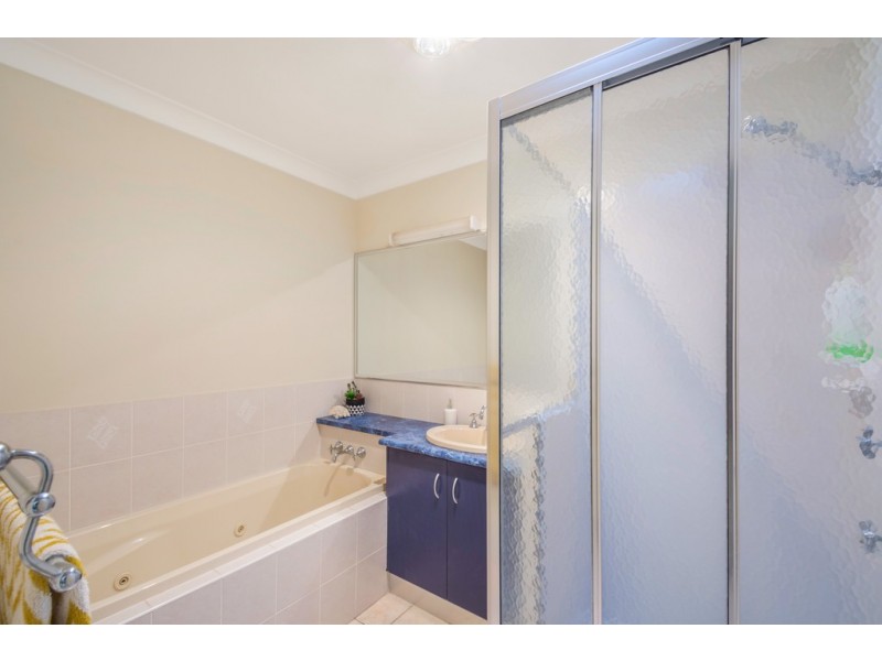 2/24 Fay Court, Kearneys Spring QLD 4350