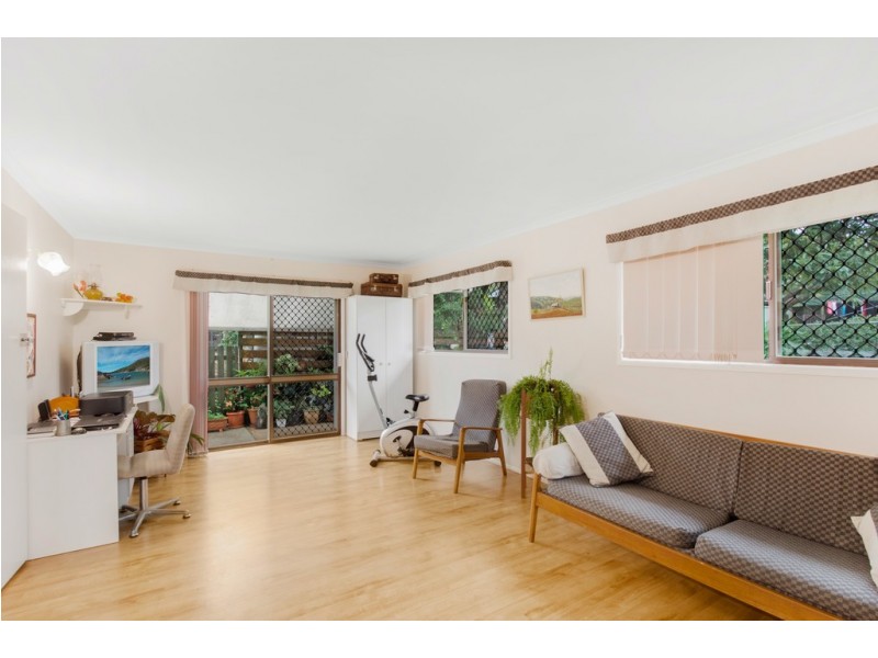 9 Hazzard Street (5 Debra Street), Centenary Heights QLD 4350