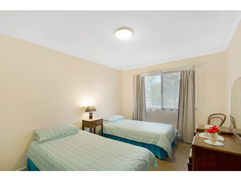 9 Hazzard Street (5 Debra Street), Centenary Heights QLD 4350