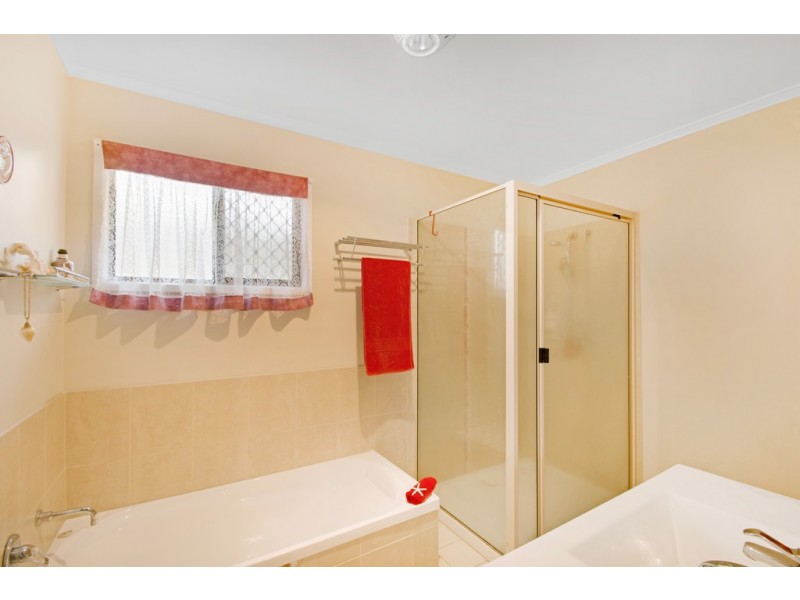 9 Hazzard Street (5 Debra Street), Centenary Heights QLD 4350