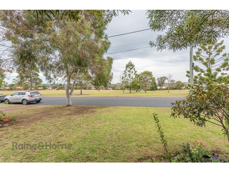 31 Smythe Street, Kearneys Spring QLD 4350