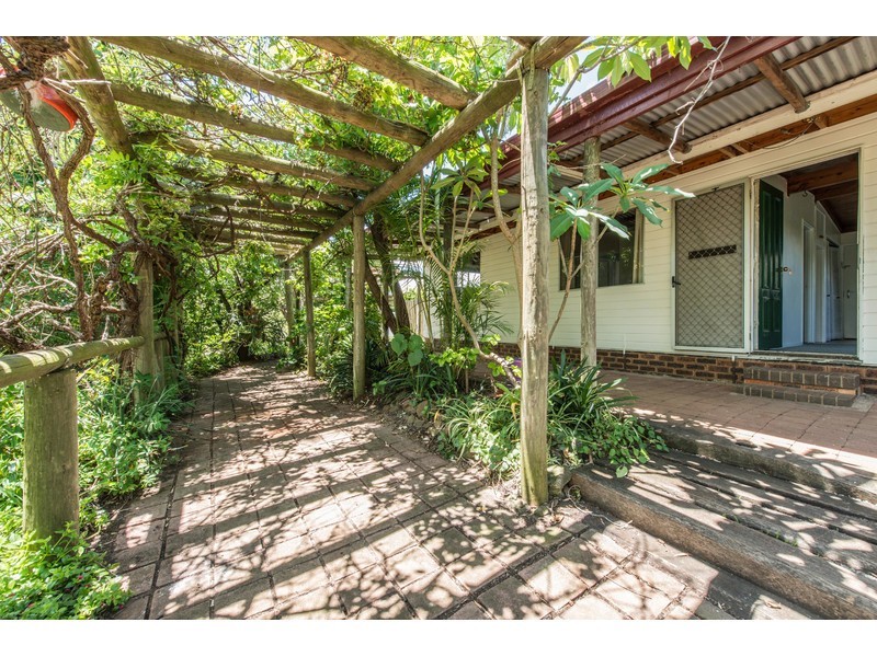 10 Manor Street, Drayton QLD 4350