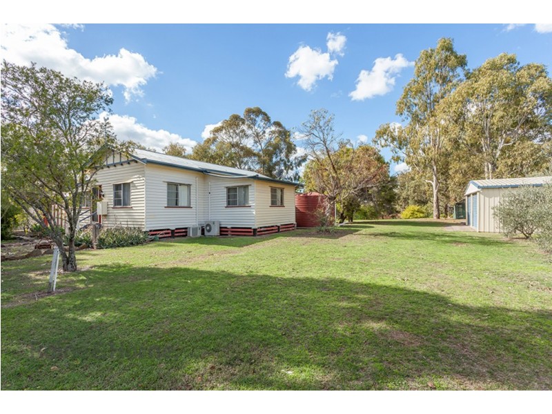 3 Mason Street, Oakey QLD 4401