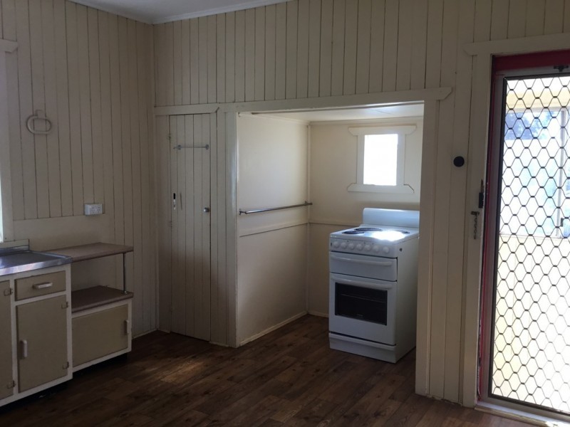 17 Avondale Street, Newtown QLD 4350