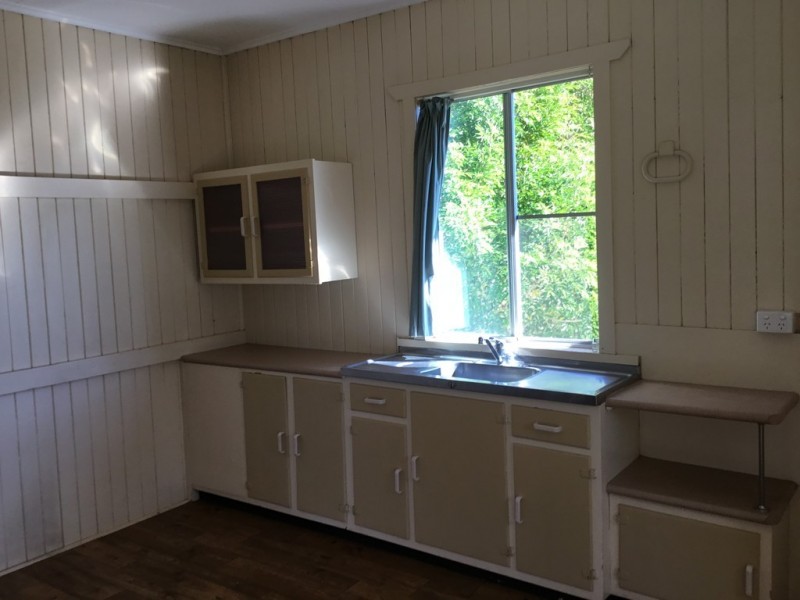 17 Avondale Street, Newtown QLD 4350