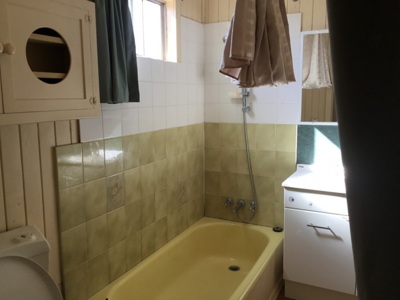 17 Avondale Street, Newtown QLD 4350