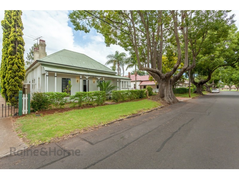 13 Boulton Terrace, Toowoomba City QLD 4350