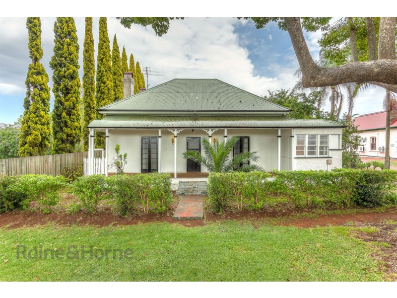 13 Boulton Terrace, Toowoomba City QLD 4350