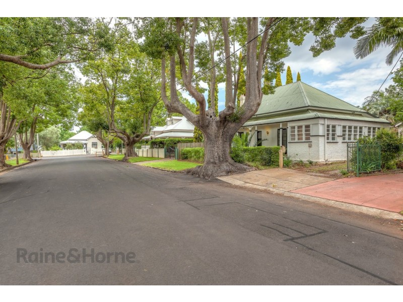 13 Boulton Terrace, Toowoomba City QLD 4350