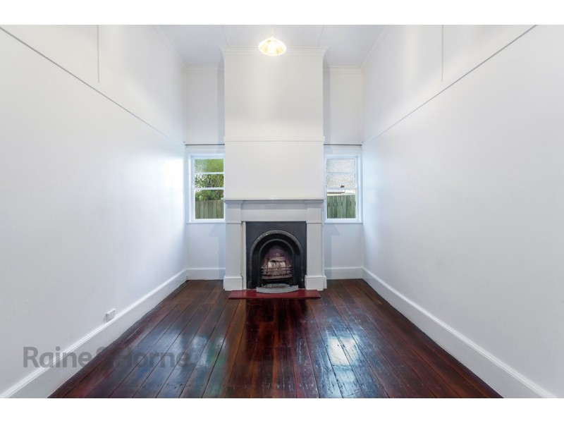 13 Boulton Terrace, Toowoomba City QLD 4350