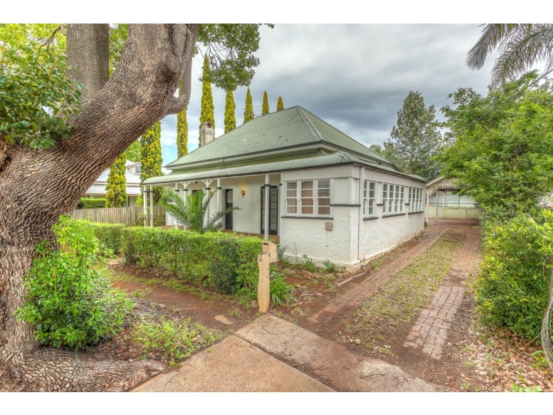 13 Boulton Terrace, Toowoomba City QLD 4350