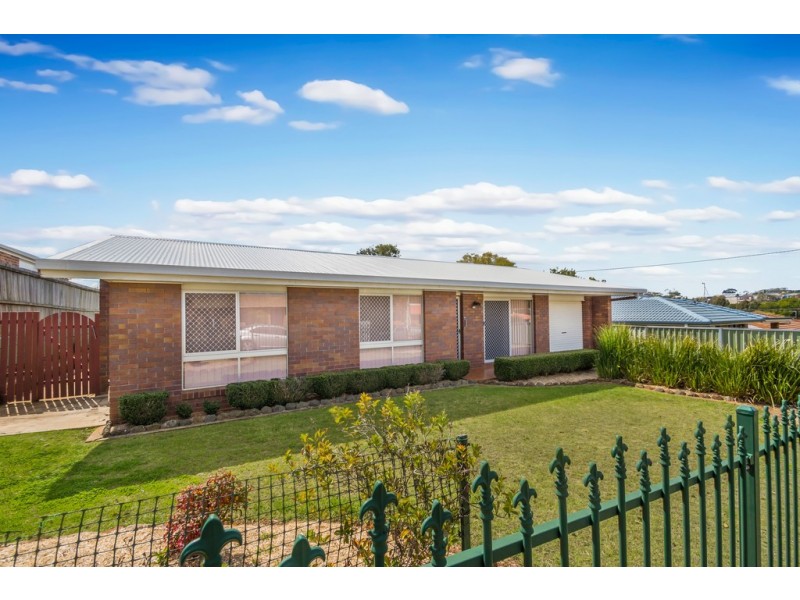 13 Kratzman Court, Kearneys Spring QLD 4350
