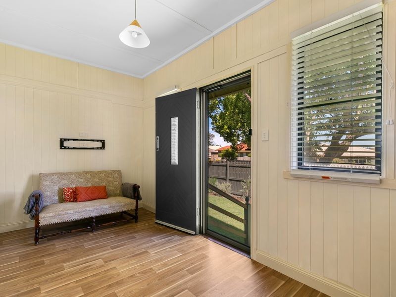 43 Anzac Avenue, Newtown QLD 4350