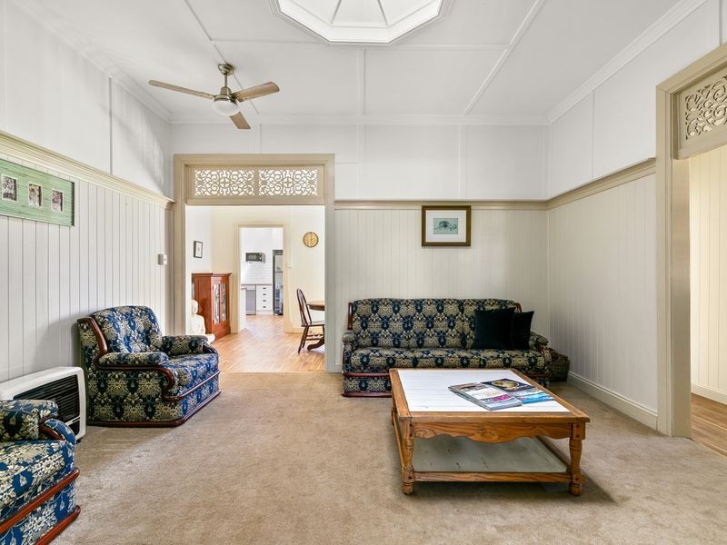 43 Anzac Avenue, Newtown QLD 4350