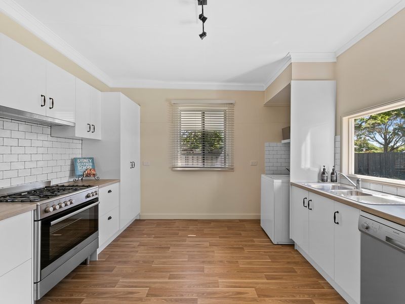 43 Anzac Avenue, Newtown QLD 4350