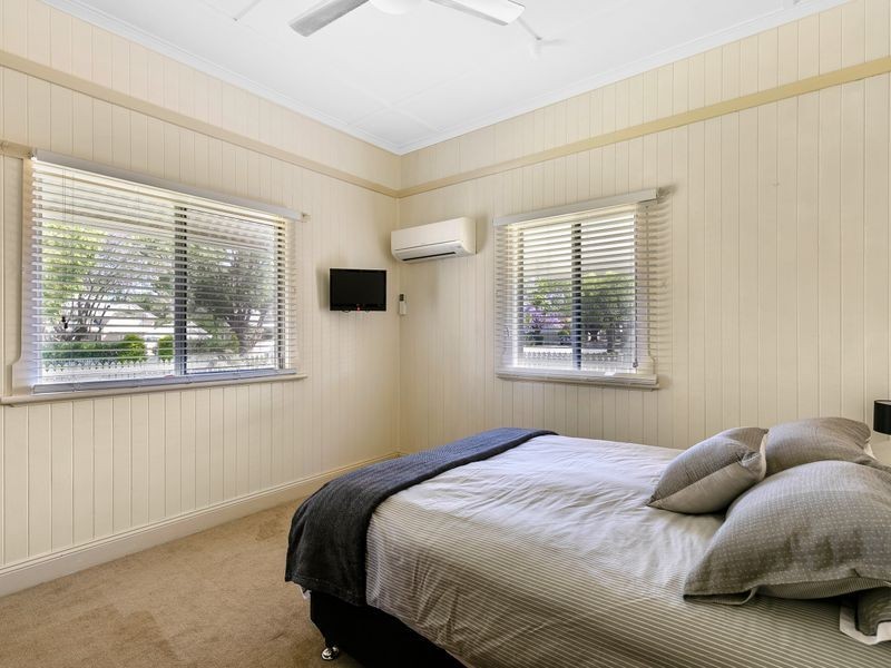 43 Anzac Avenue, Newtown QLD 4350