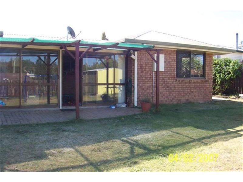 4 Gilbert Cres, Warwick QLD 4370