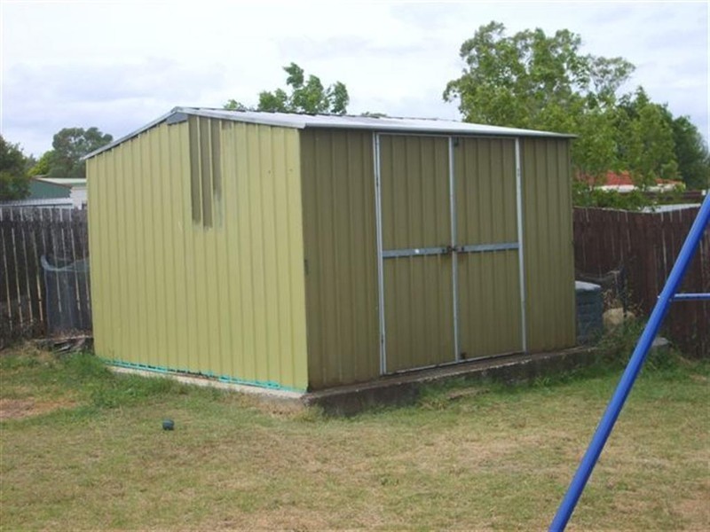 4 Gilbert Cres, Warwick QLD 4370