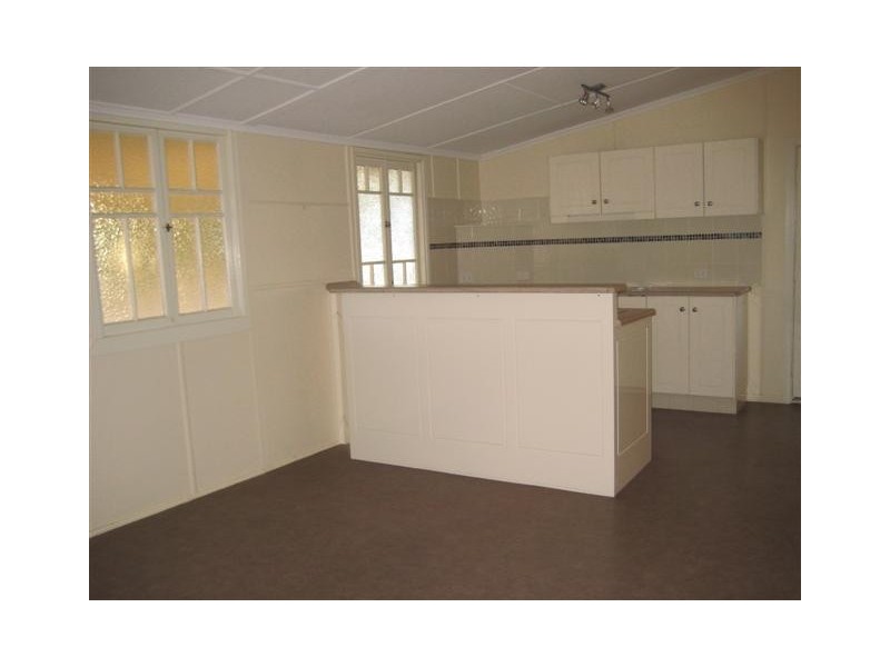 3 Warienbah St, Warwick QLD 4370