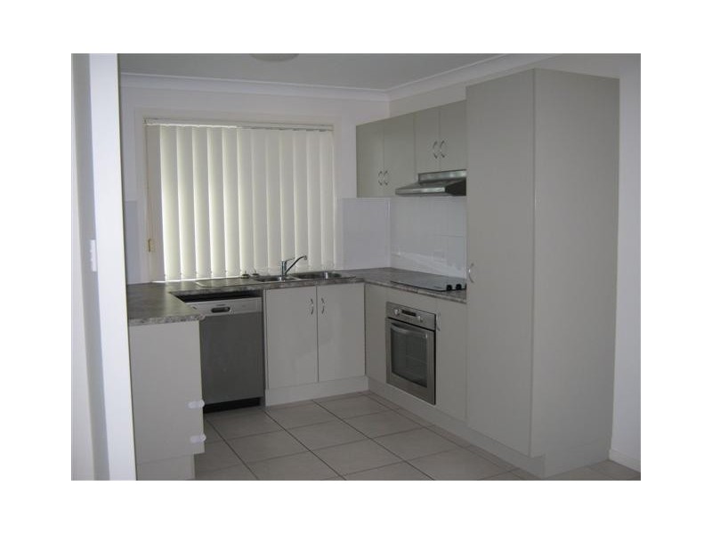 2/5 Hans Borgar Crt, Warwick QLD 4370