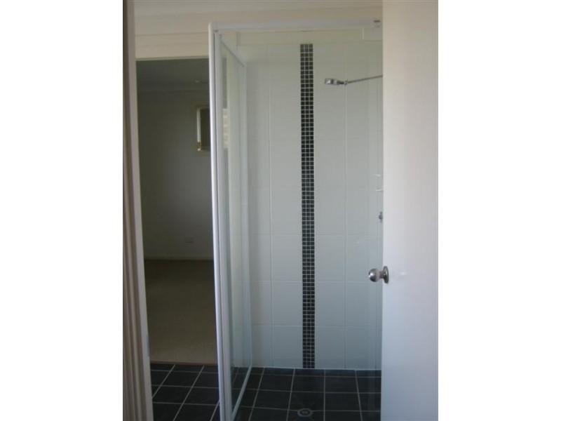 2/5 Hans Borgar Crt, Warwick QLD 4370