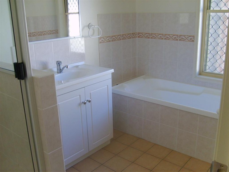 17 Myrtle Ave, Warwick QLD 4370