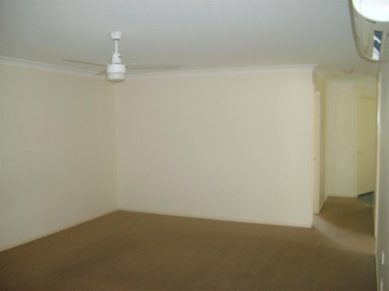 2 / 4 Peregrine Crt, Warwick QLD 4370