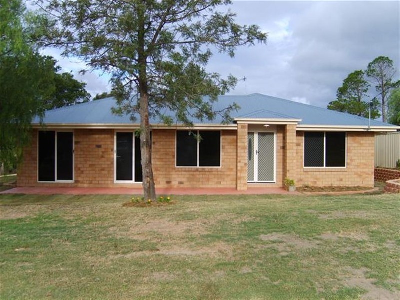8 Labatt St, Warwick QLD 4370