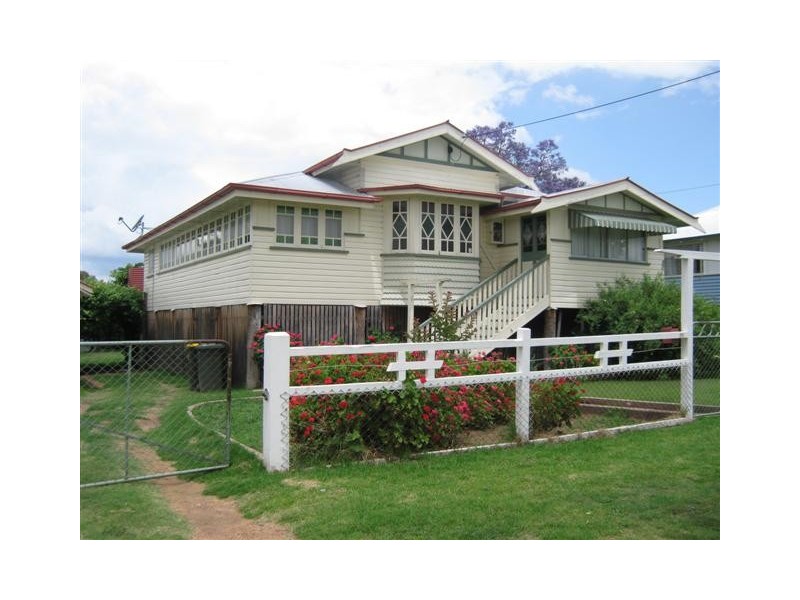 24 Gore St, Warwick QLD 4370