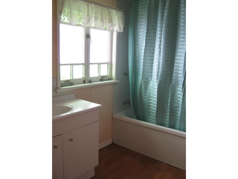 24 Gore St, Warwick QLD 4370