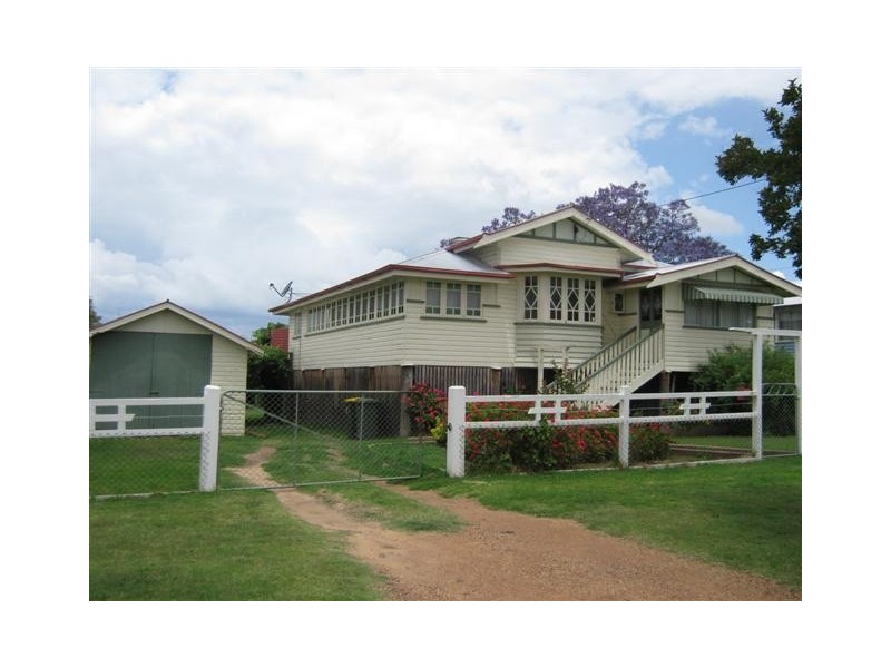 24 Gore St, Warwick QLD 4370