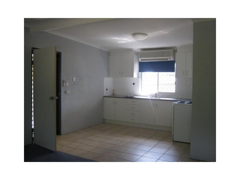 1 / 13 Cecil St, Warwick QLD 4370