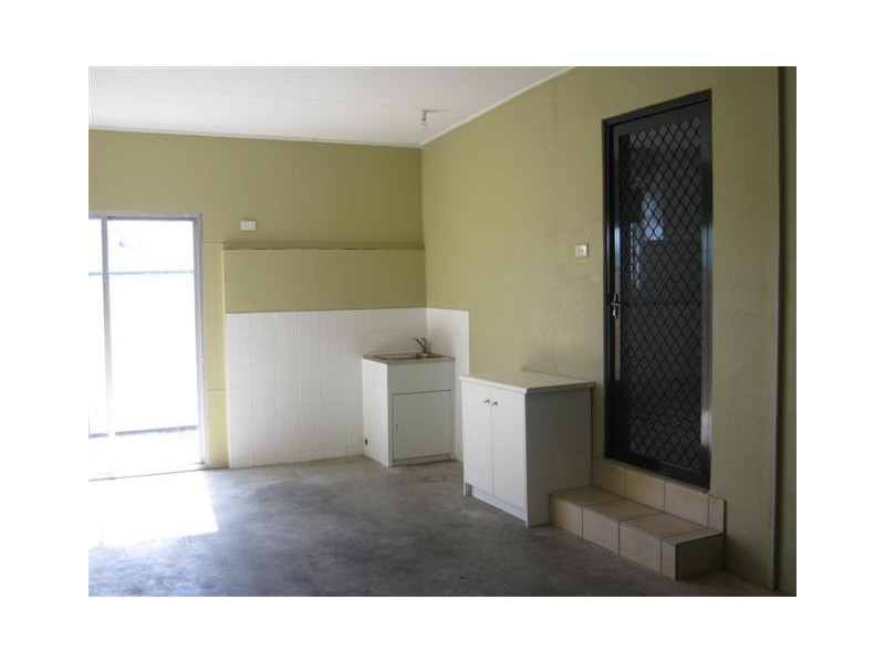 1 / 13 Cecil St, Warwick QLD 4370