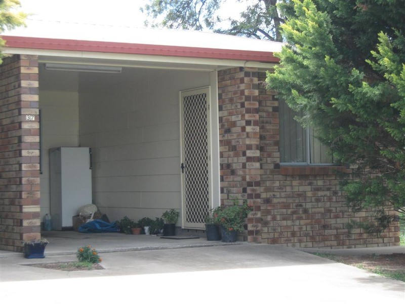 4 / 37  Oak Ave, Warwick QLD 4370