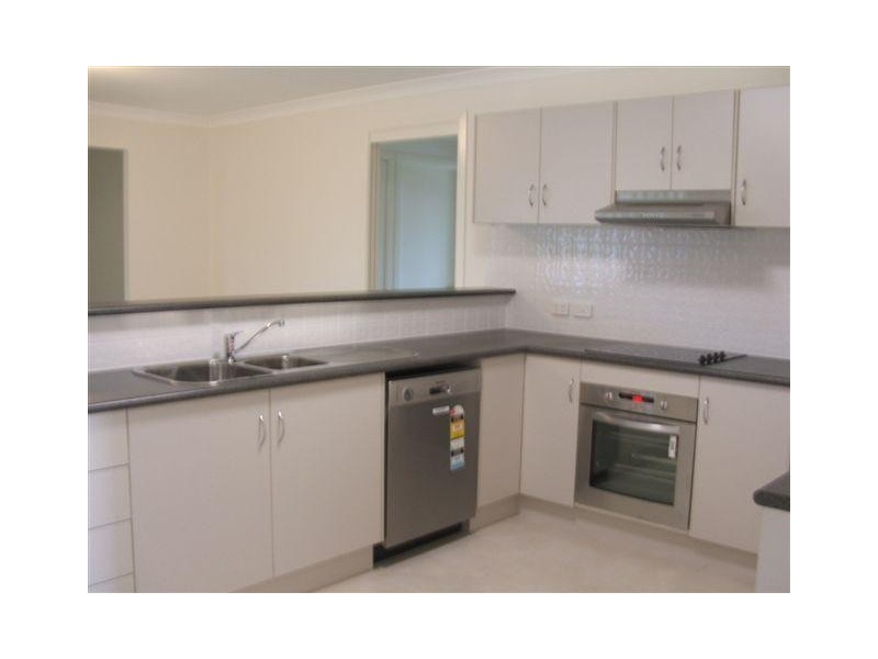 8 Chapel Crt, Warwick QLD 4370